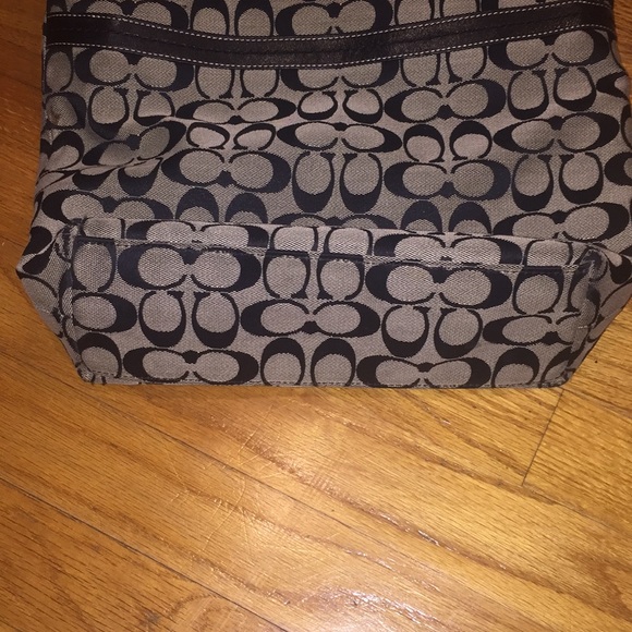 Coach Bag with Purple Lining. Authentic - Picture 4 of 5